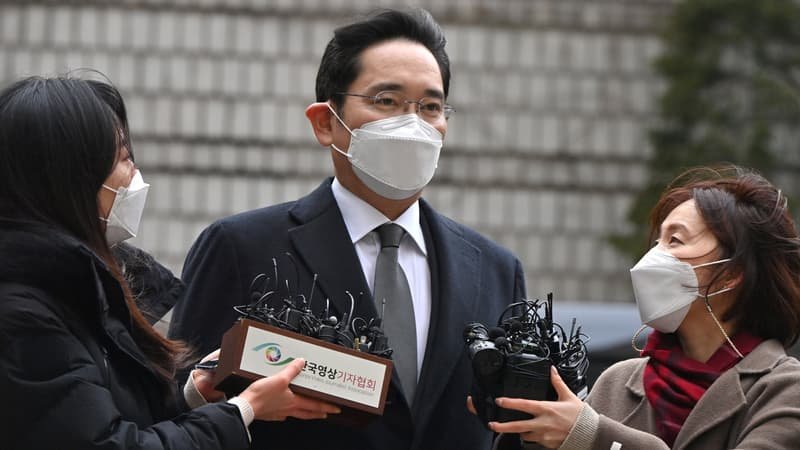 Lee Jae-yong interviewé à son arrivée au tribunal de Séoul, le 18 janvier 2021 (AFP).