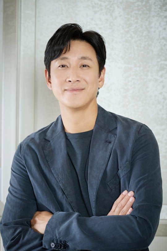 Portrait de l'acteur sud-coréen Lee Sun-kyun (Lotte Entertainment).