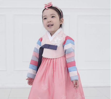 Modèle de hanbok pour enfant « cutie princess ». TheKoreanInMe
