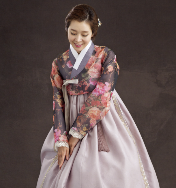 Modèle de hanbok KSP451. Hanbok Sarang.