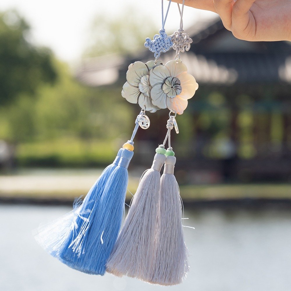 Norigae avec des bijoux en forme de fleur