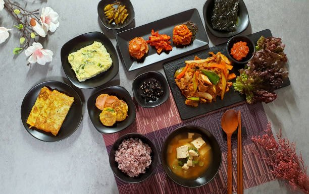 Présentation traditionnelle d'un repas coréen (iStock)