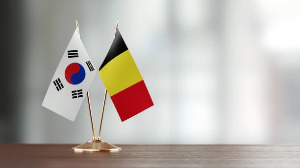 Drapeaux de Belgique et de Corée du Sud (©MicroStockHub).