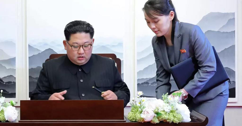 Kim Jong-un et sa soeur Kim Yo-jong à Panmunjeom le 27/04/2018. (Sipa Press).