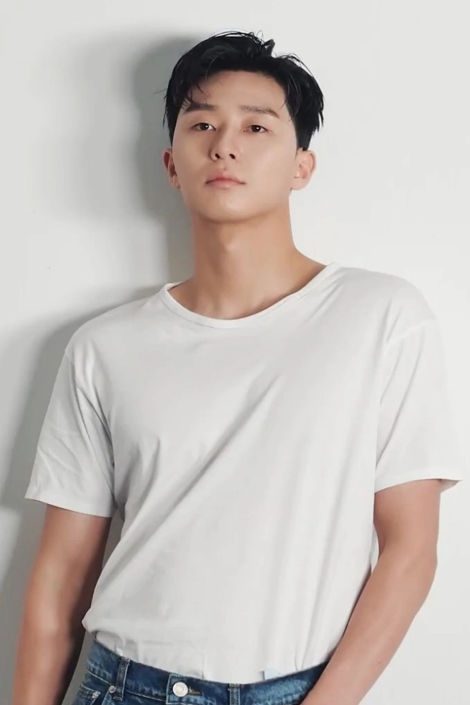 Park Seo-joon, photoshoot pour Marie Claire Korea©.