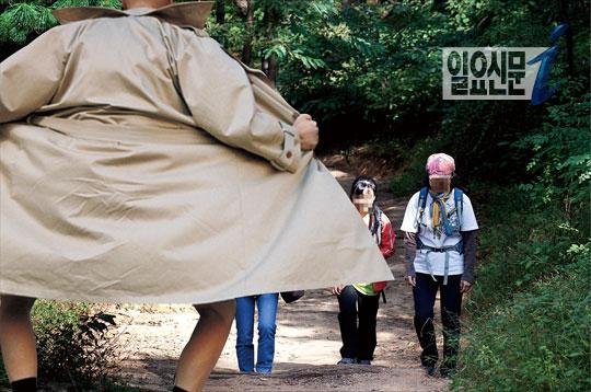 "Squirrel Burberryman" (다람쥐 바바리맨) qui a sévi sur des chemins de randonnée durant quatre ans et attrapé en 2014.
