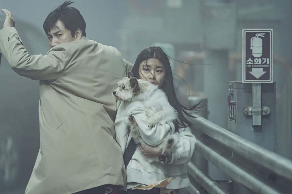 Lee Sun-kyun et Kim Su-an dans Project Silence (©CJ ENM, ©Blaad, ©KMBO).