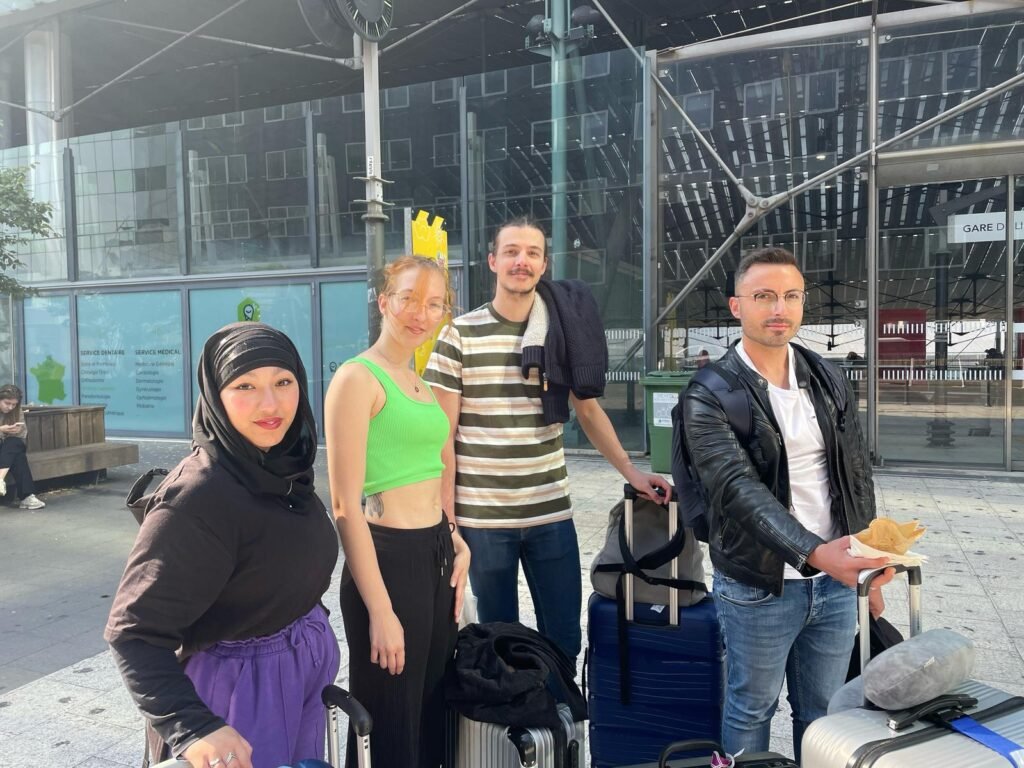 Sylvain et ses amis en partance pour Séoul.