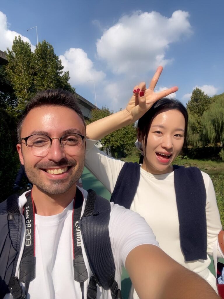 Sylvain et une amie coréenne (©Sylvain Colas).
