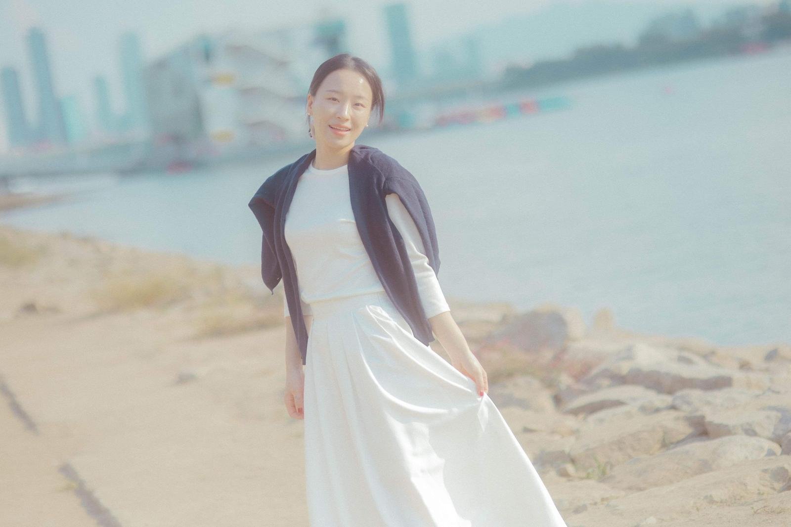 Modèle coréenne au bord du Kang, Séoul (©Sylvain Colas).