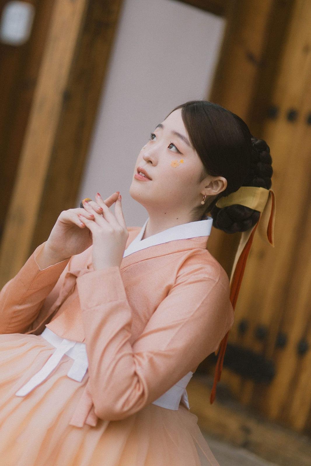 Modèle coréenne en hanbok (©Sylvain Colas).